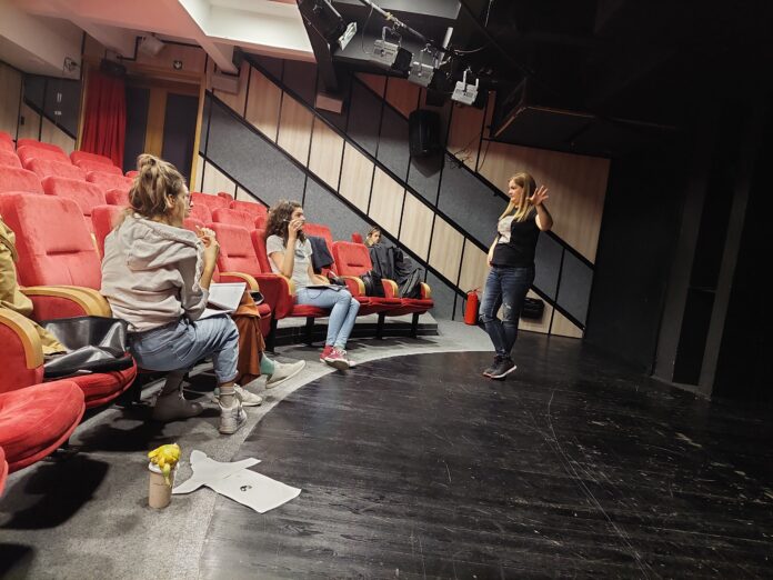  Počele probe za predstavu „izloŽENE“