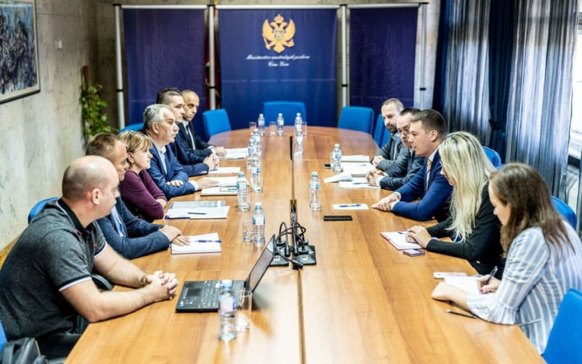 Adžić: Izvjesno povećanje zarada i pomoć pri rješavanju stambenog pitanja zaposlenih