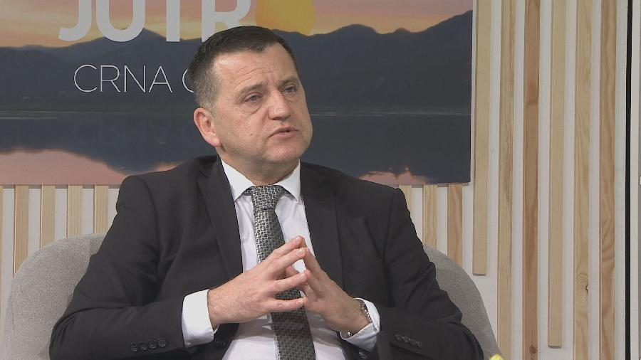 Vojinović: Zaposleni u prosvjeti dobili plate uvećane 20 odsto