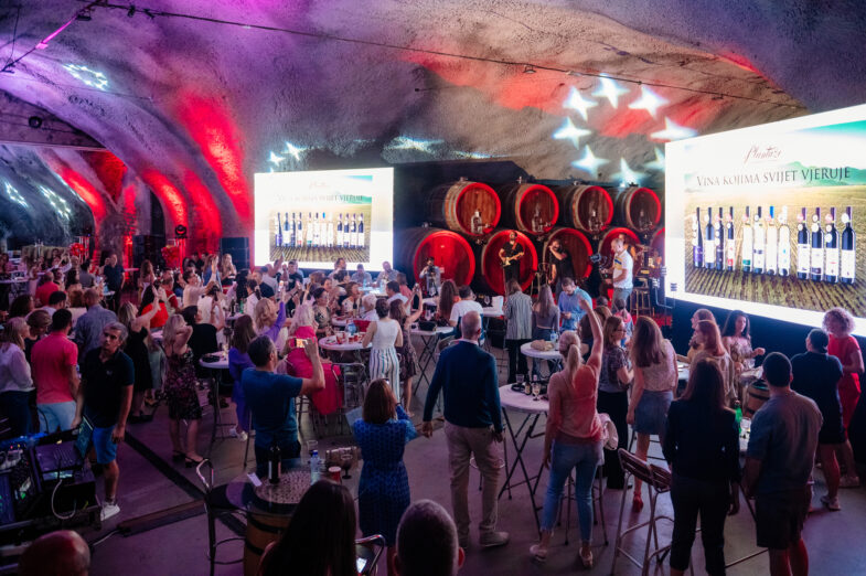 Održana manifestacija “Dan otvorenog podruma”: Uživanje za sve generacije u vinskom podrumu Šipčanik