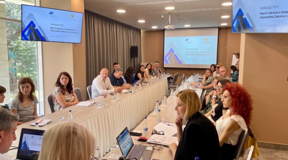 Za sezonsko zapošljavanje i produženje dozvola za boravak i rad, neće se prilagati dokaz o nivou obrazovanja i kvalifikacije