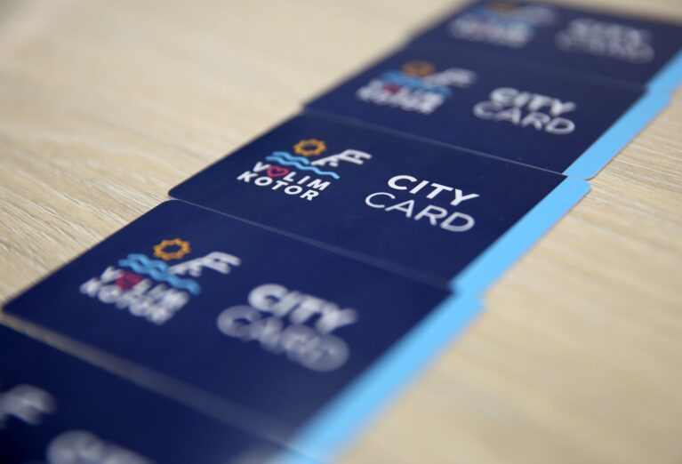 Volim Kotor kartica: Popusti za Kotoranke i Kotorane pri korišćenju najrazličitijih uslugau opštini