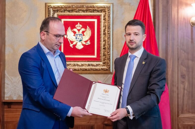Predsjednik Milatović organizovao svečani prijem za kadetsku vaterpolo selekciju Crne Gore