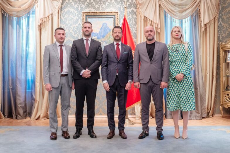 Predsjednik Crne Gore Jakov Milatović počeo je konsultacije o mandataru za sastav nove vlade sa predstavnicima PESa; Spajić: Mislim da smo ga ubijedili da imamo većinu za formiranje Vlade