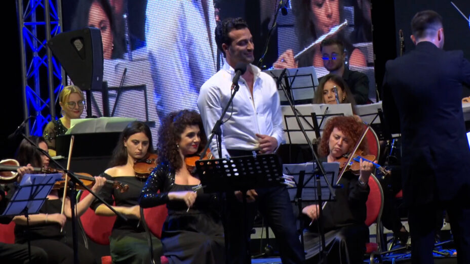 Svečano otvorena sezona u Ulcinju: Operska senzacija Rame Lahaj oduševio ulcinjsku publiku