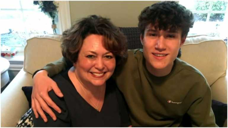 Medicinska sestra usvojila sina svoje pokojne pacijentkinje i odgaja ga kao svoje dijete