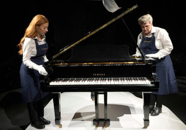 Klavir Fredija Merkjurja prodat na aukciji za dva miliona eura