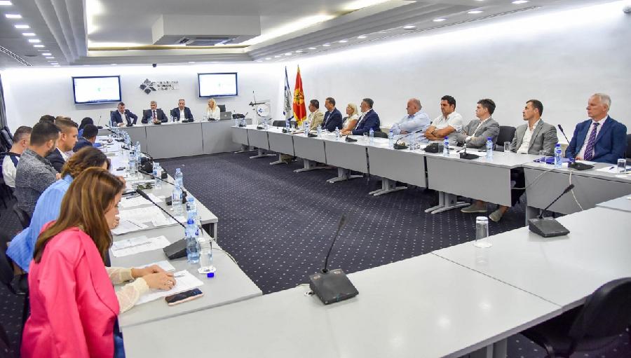 Oformiti samostalno Ministarstvo turizma