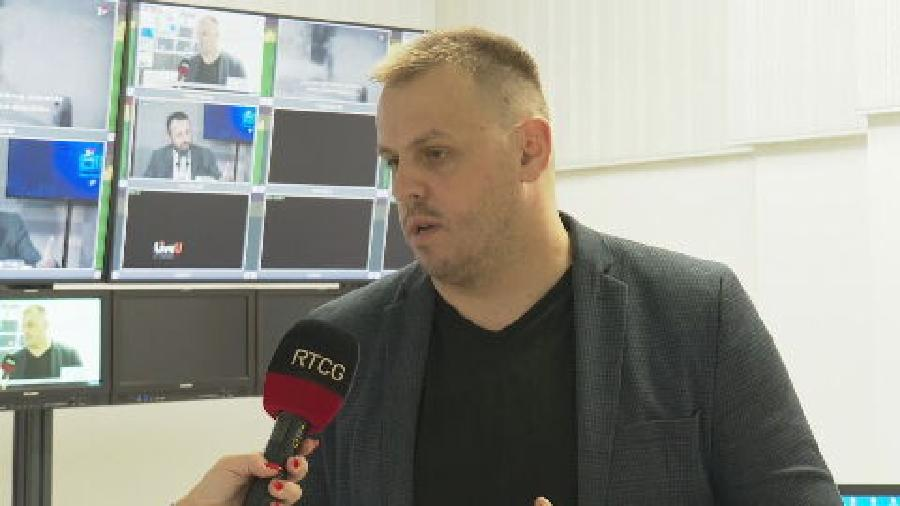 Vešović: Novinarima nije lako, za istraživanja potrebni vrijeme i sredstva