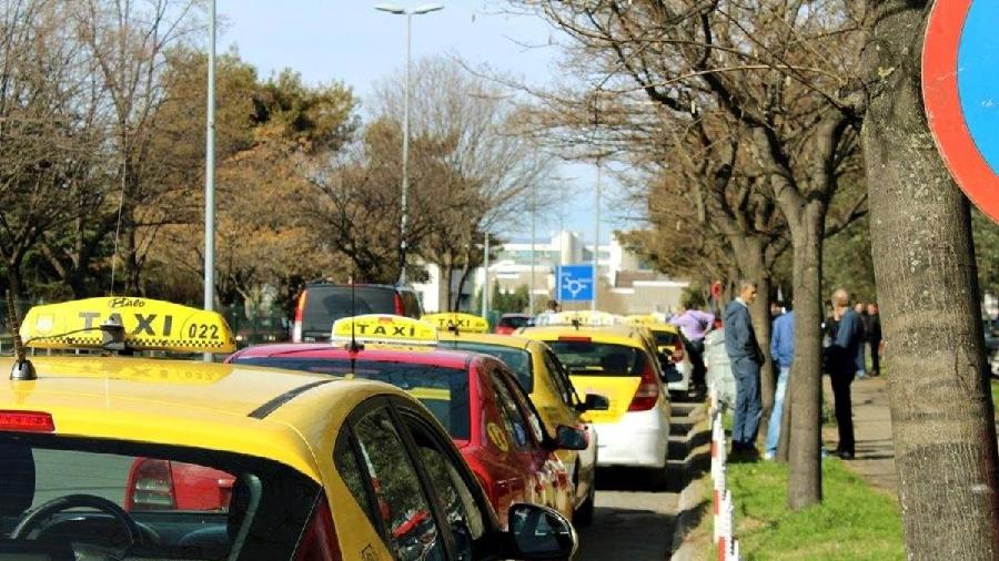 Podgorica: Taksi legitimacija 543, a vozila 734