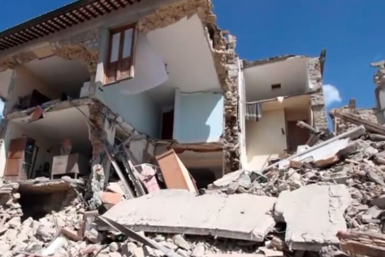 Raste broj mrtvih u razornom zemljotresu u Kini