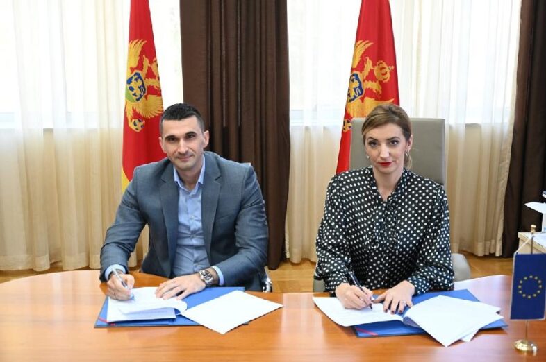 Potpisan ugovor za bezbjedan prevoz učenika