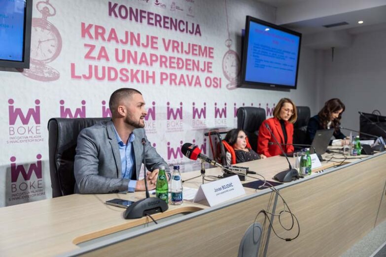 Država u potpunosti da pokrije troškove usluge personalne asistencije i osigura licenciranje više pružalaca te usluge