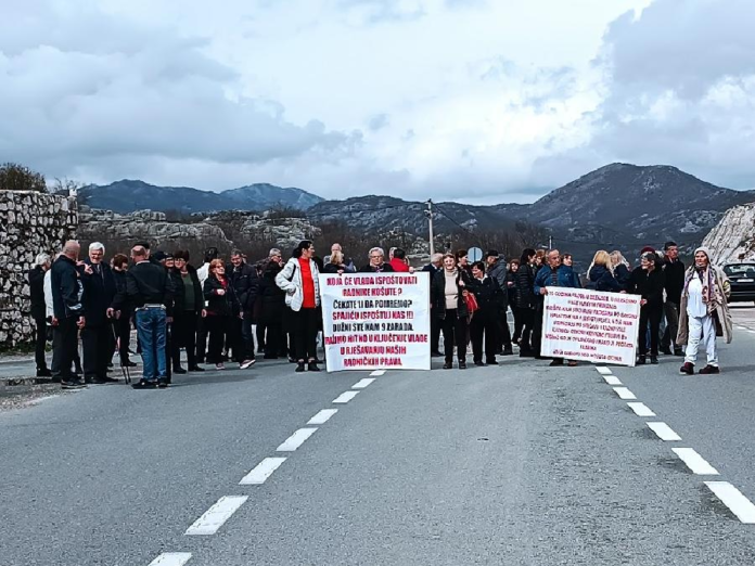 Bivši radnici Košute blokirali put ka Podgorici, pozvali Vladu da izmiri potraživanja