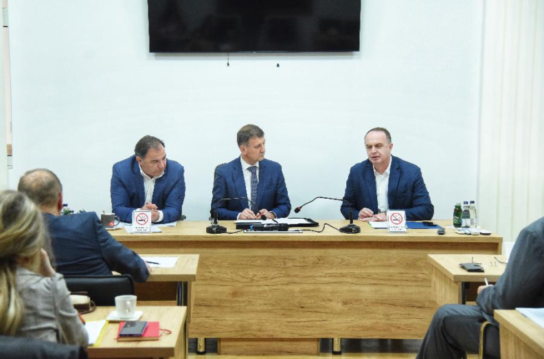 Uskladiti zakone u pogledu granice za odlazak u penziju