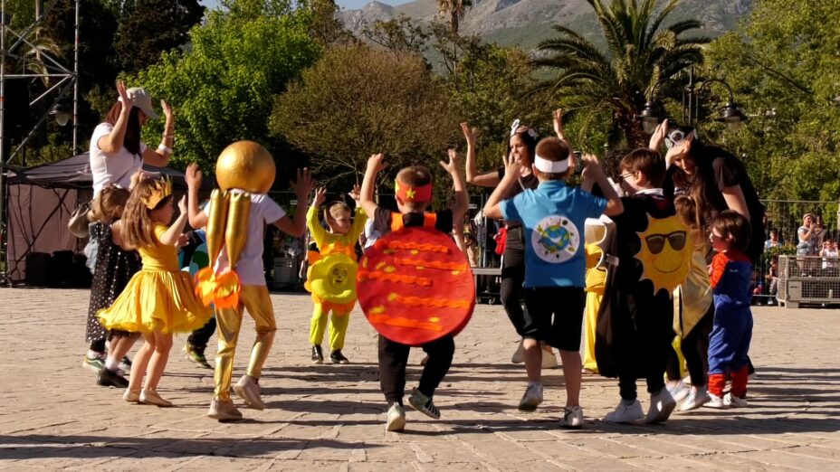 Dječji karneval u Budvi okupio 48 veselih karnevalskih grupa: Ljubav prema karnevalskoj tradiciji kreće iz vrtića