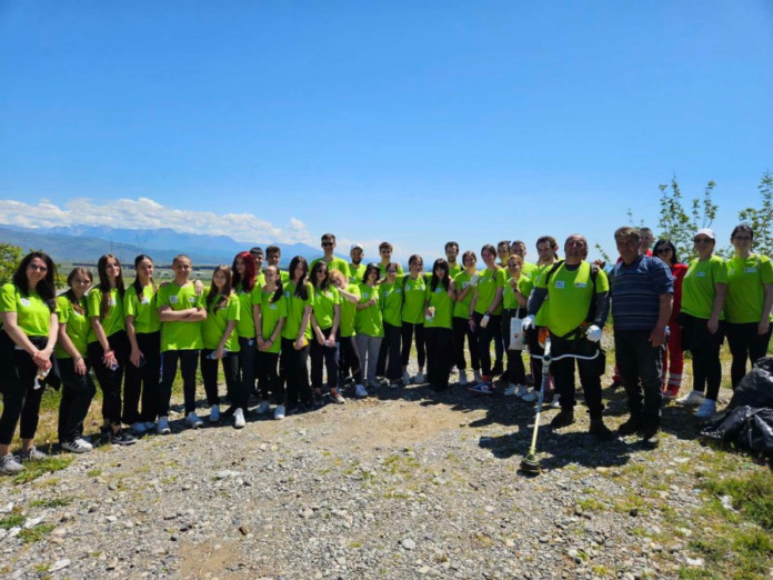 Crveni krst i Opština Zeta realizovali akciju sakupljanja otpada