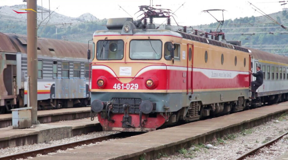 Voz iz Beograda u Bar stiže sa pet sati kašnjenja