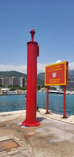 UPSUL: Postavljen novi svetionik u Luci Budva