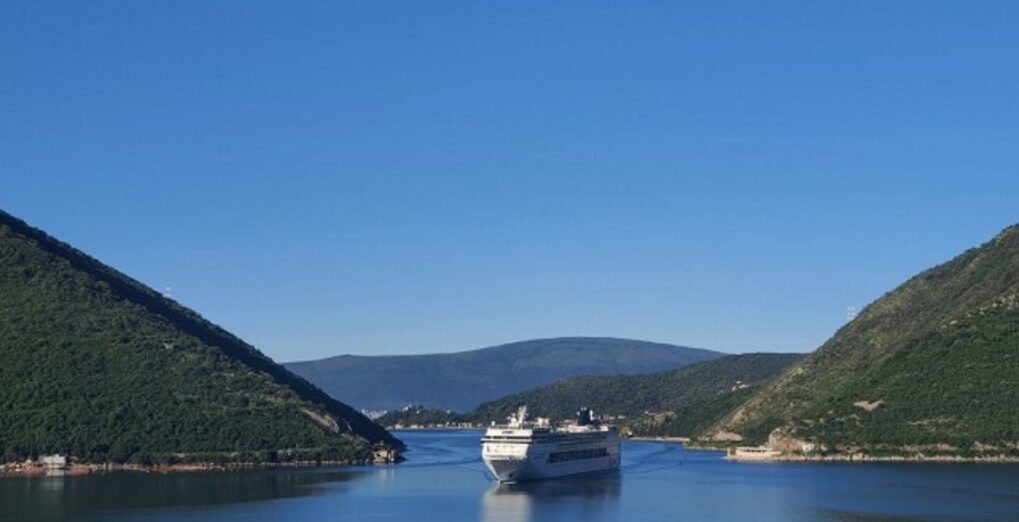 danas dva kruzera u Luci Kotor