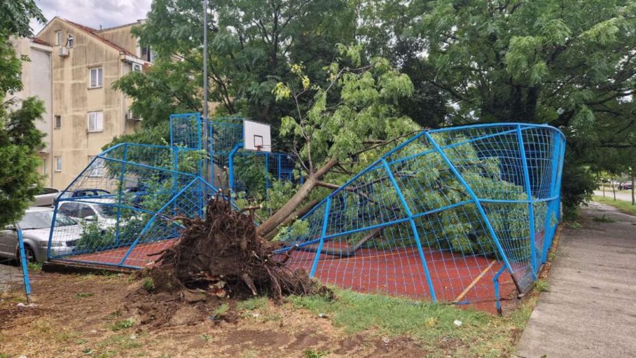 Dvije osobe poginule u jučerašnjem nevremenu