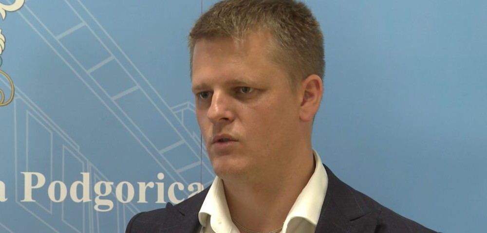 Mićunović: Superslužbenik dostupan svakodnevno, i praznicima