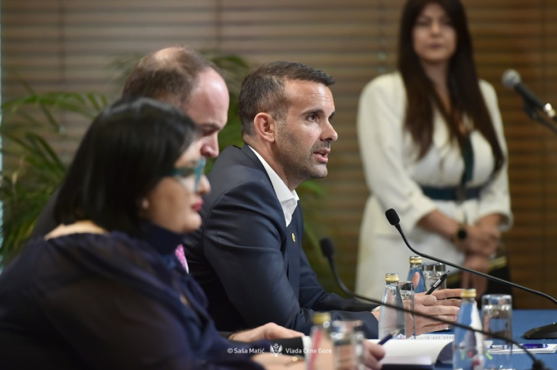 Vlada smanjuje marže na hiljadu artikala, mali marketi oslobođeni