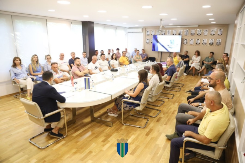 Opština Bar: 180.000 eura za djecu i đake