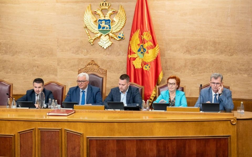 Poslanici ponovo o Razvojnoj banci 9. oktobra