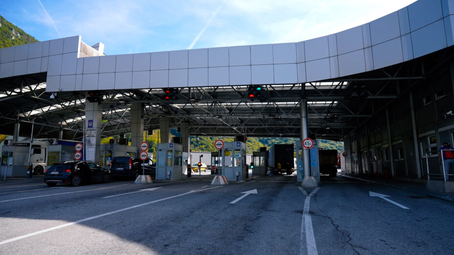 Na carinskom području Crne Gore počela primjena novog kompjuterizovanogtranzitnog sistema NCTS