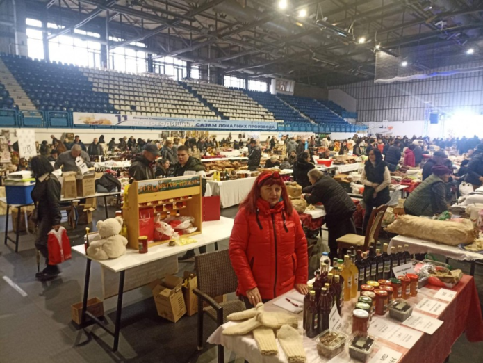 Domaća hrana i rukotvorine na oko 200 štandova