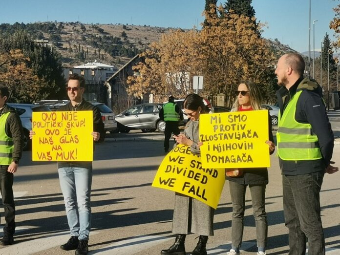 Završena blokada bulevara ispred Gimnazije: Imamo više od 50 prijava