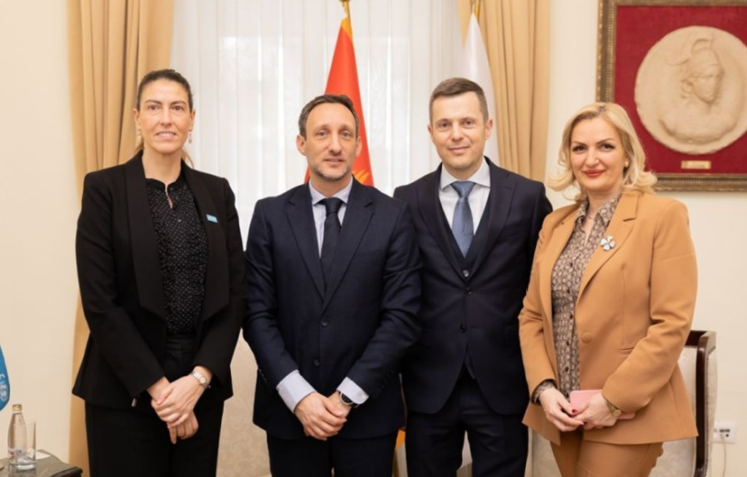 Mujović: Poboljšati uslove života djece i mladih