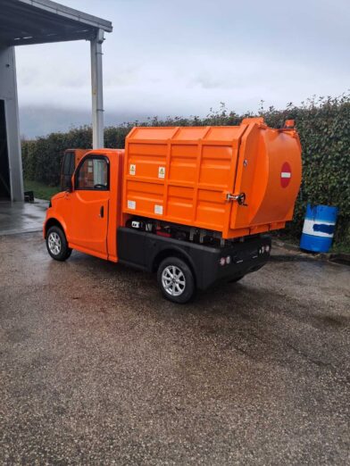 Eko-fond podržao održivo rješenje: Novo električno vozilo u službi čistijeg Danilovgrada