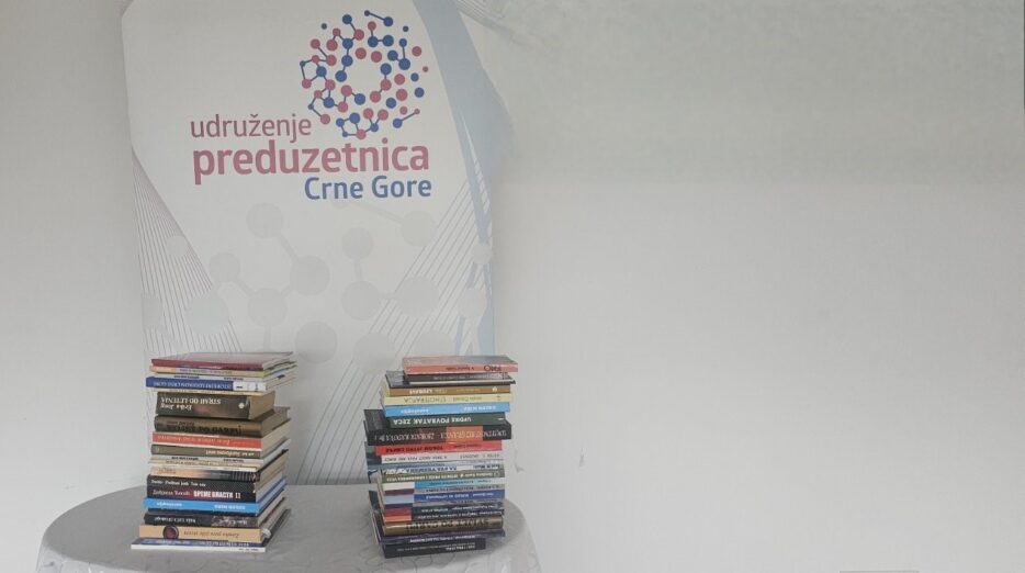 Udruženje preduzetnica Crne Gore i Rotary eKlub Crne Gore obogatili biblioteku Doma starih u Podgorici
