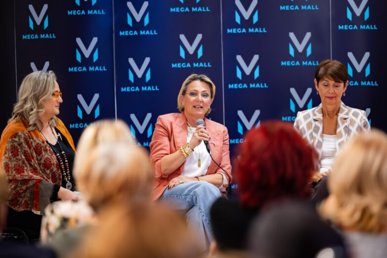 Javna tribina „Snaga je u grudima“: Sinoć u Mega Mall-u Budva otvoren iskreni važan razgovor o raku dojke kroz lična iskustva i stručne savjete